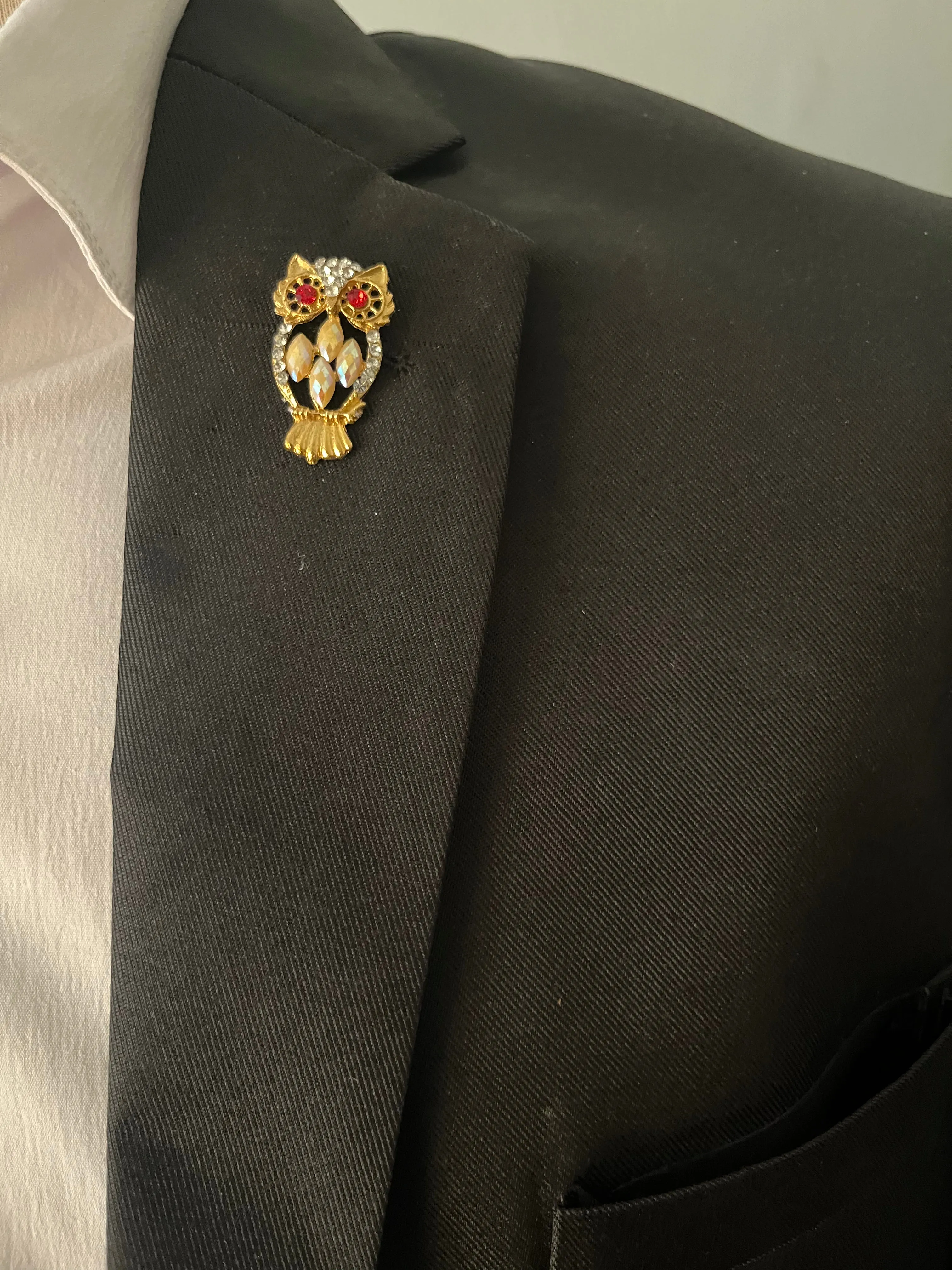 PAKISTANI BRAND LAPEL PIN FOR COAT - MIRABEL